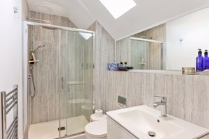En suite- click for photo gallery